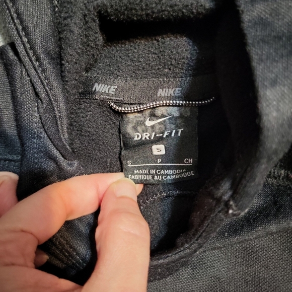 Nike Dri-fit Hoodie - Picture 3 of 4